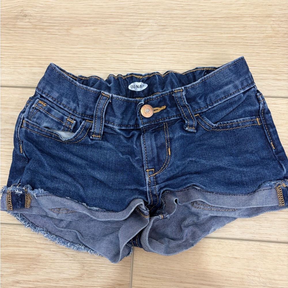 Old Navy Girls Streetwear Casual Dark Wash Denim Shorts with Rolled Hem. Size 7